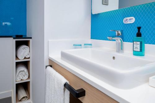 holiday inn express shanghai pudong airport an ihg hotel
