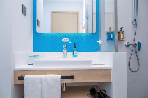 holiday inn express shanghai pudong airport an ihg hotel