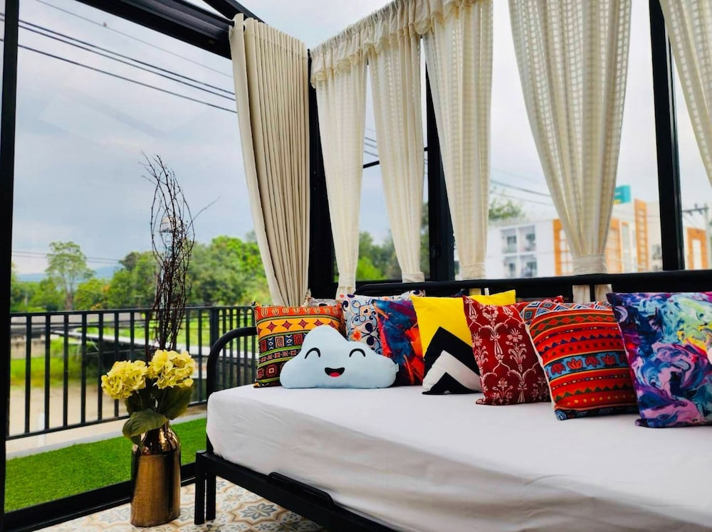 capital o 75422 million pillows