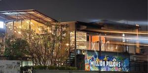 capital o 75422 million pillows