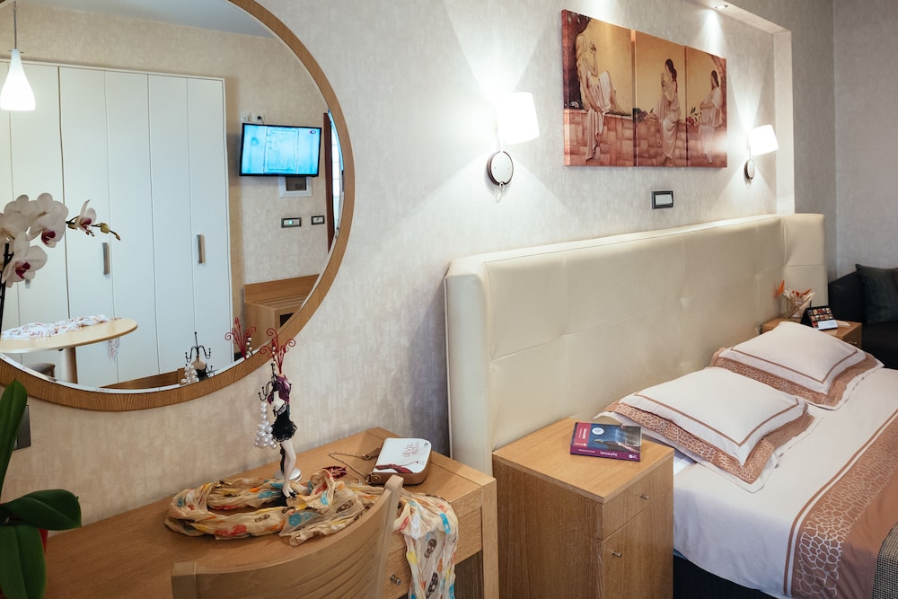 alexandros boutique hotel