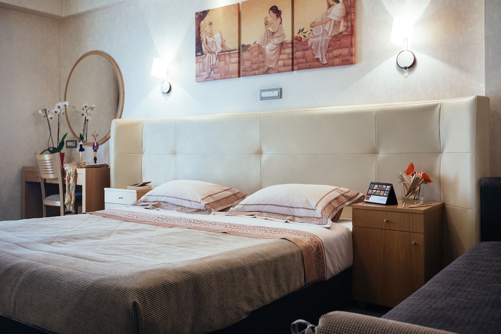 alexandros boutique hotel