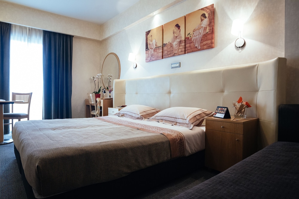 alexandros boutique hotel