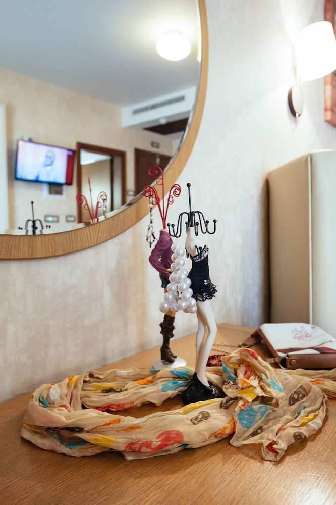 alexandros boutique hotel