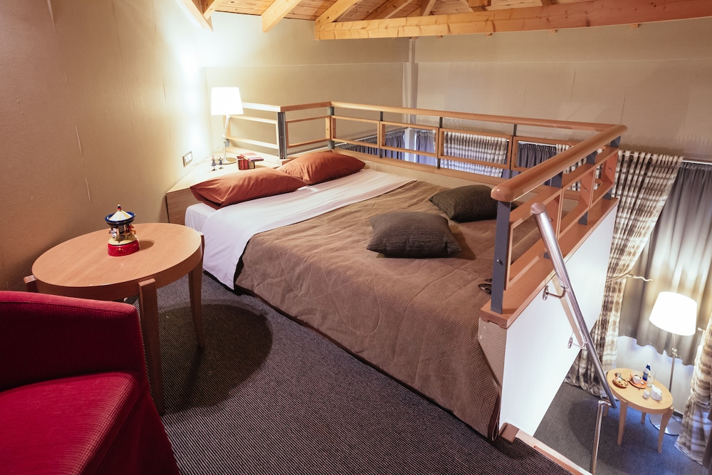 alexandros boutique hotel