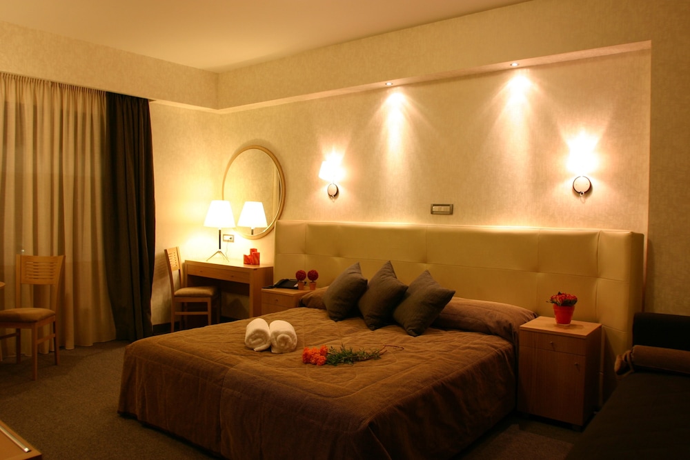 alexandros boutique hotel