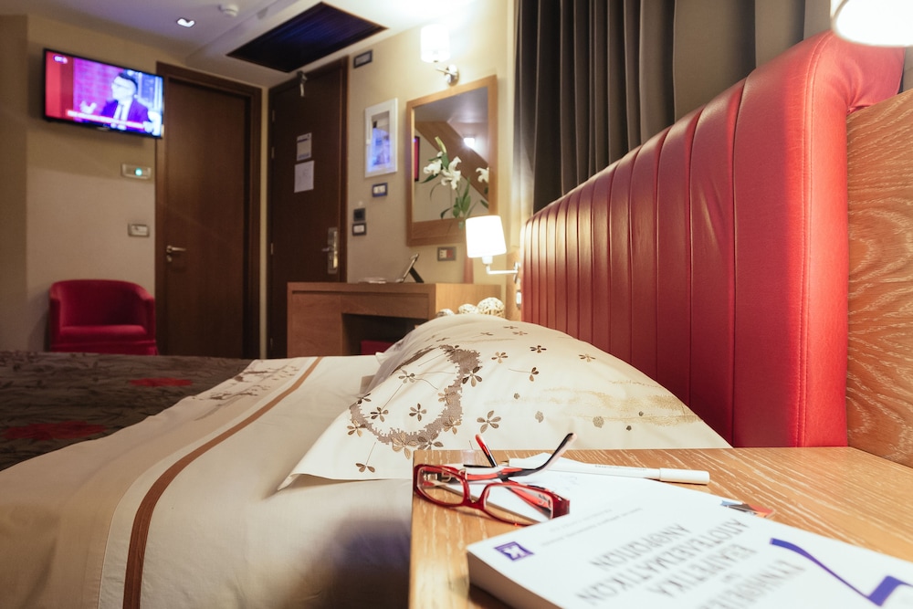alexandros boutique hotel