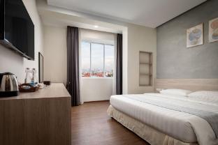 joli hotel