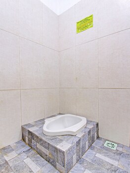 spot on 91521 mayong guesthouse