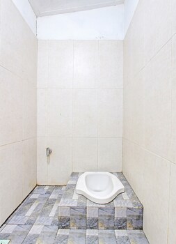 spot on 91521 mayong guesthouse