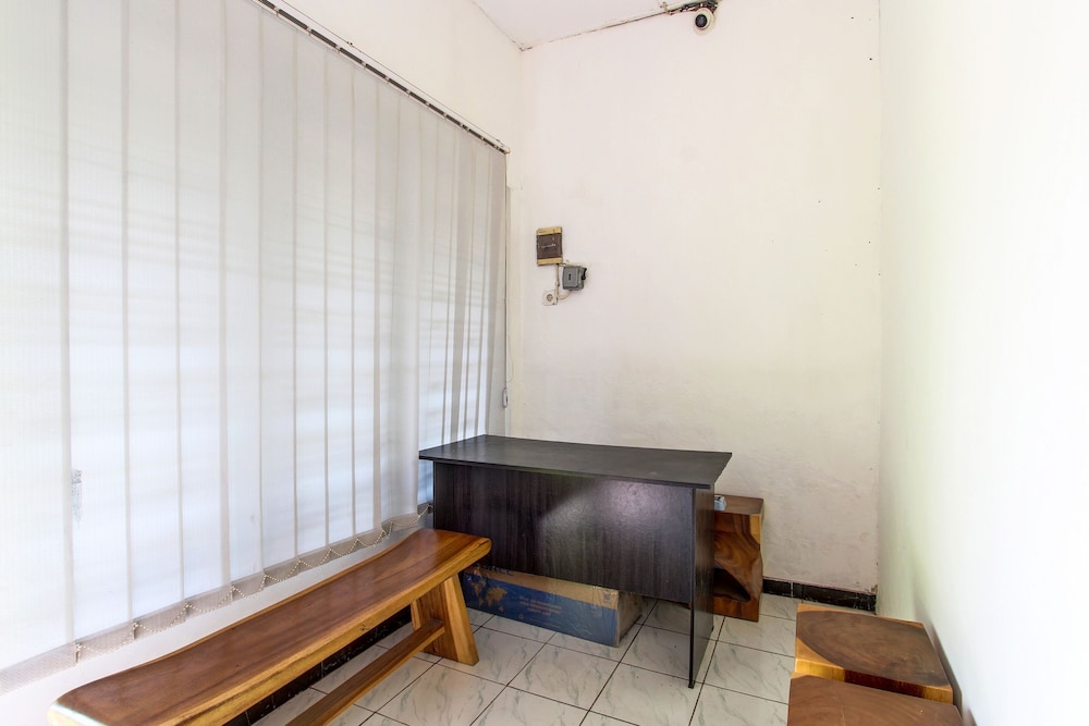 spot on 91521 mayong guesthouse