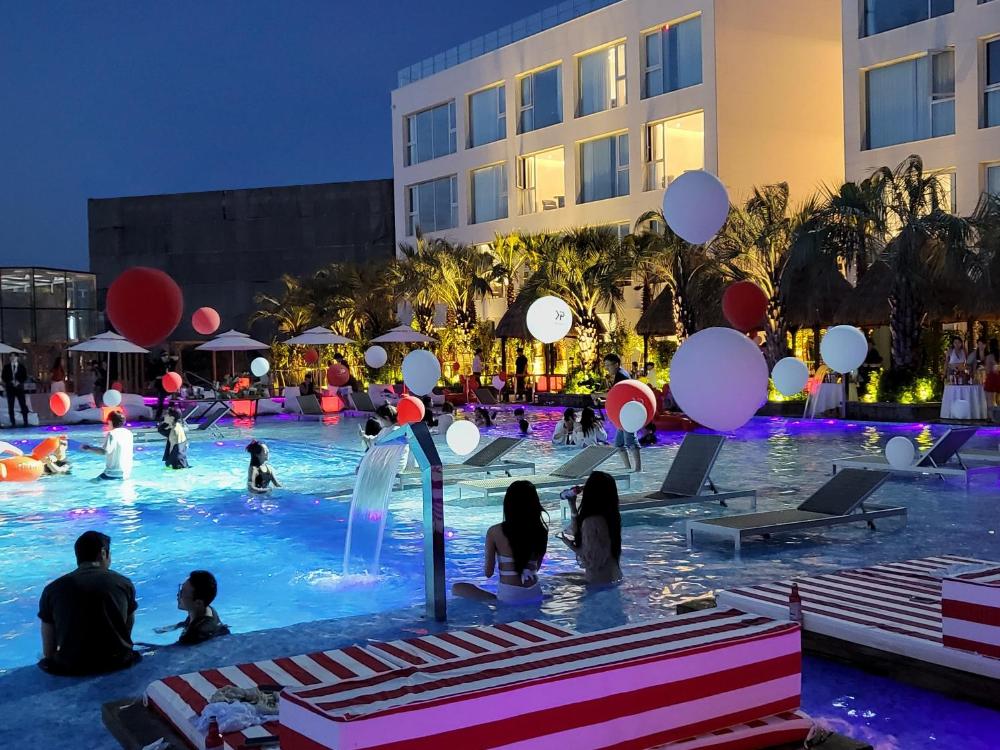 calacatta hotel and resort