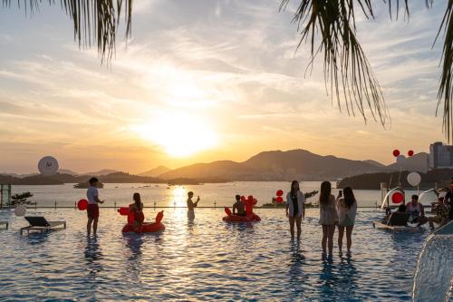 calacatta hotel and resort