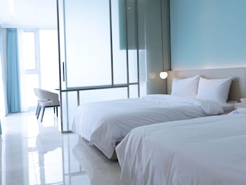 calacatta hotel and resort