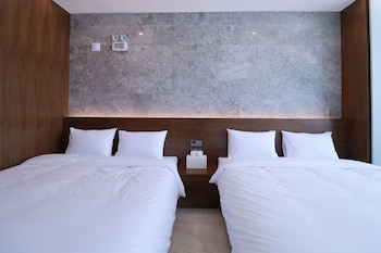 calacatta hotel and resort