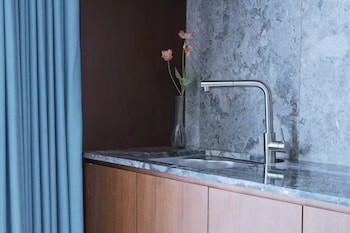 calacatta hotel and resort