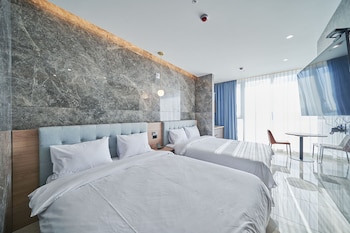 calacatta hotel and resort