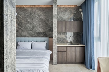 calacatta hotel and resort