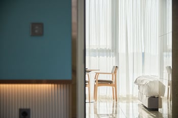 calacatta hotel and resort