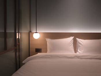 calacatta hotel and resort