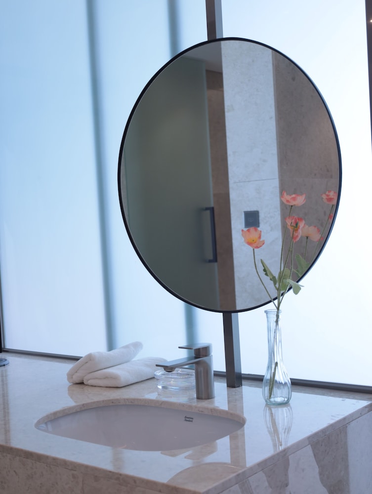 calacatta hotel and resort