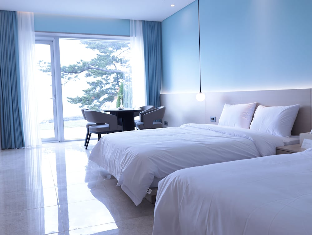 calacatta hotel and resort