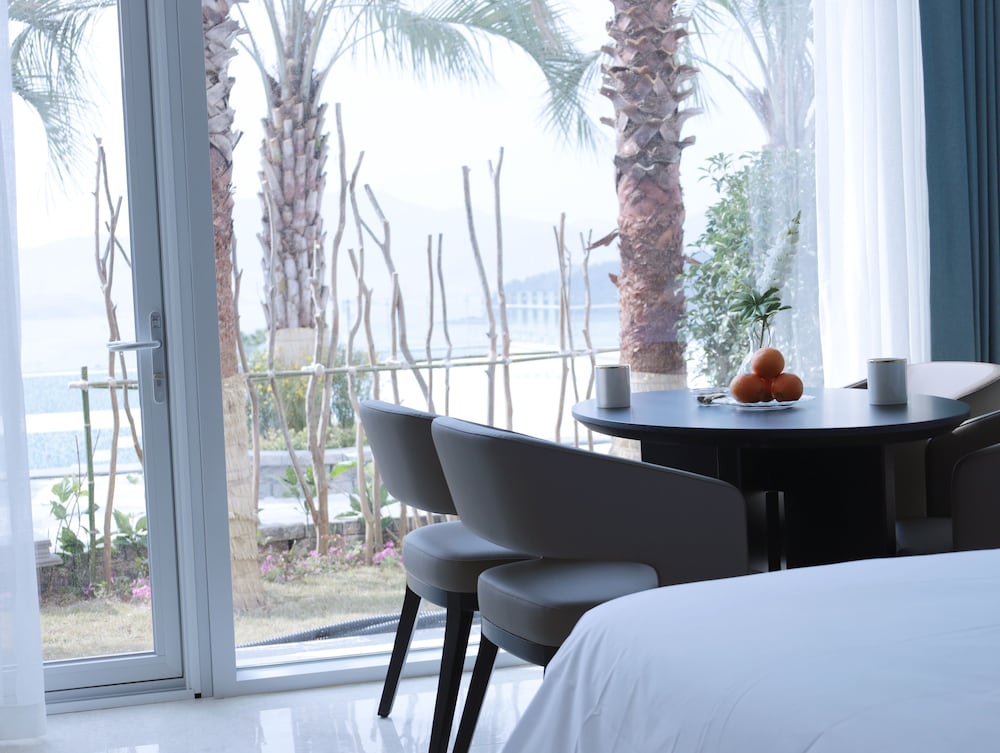 calacatta hotel and resort