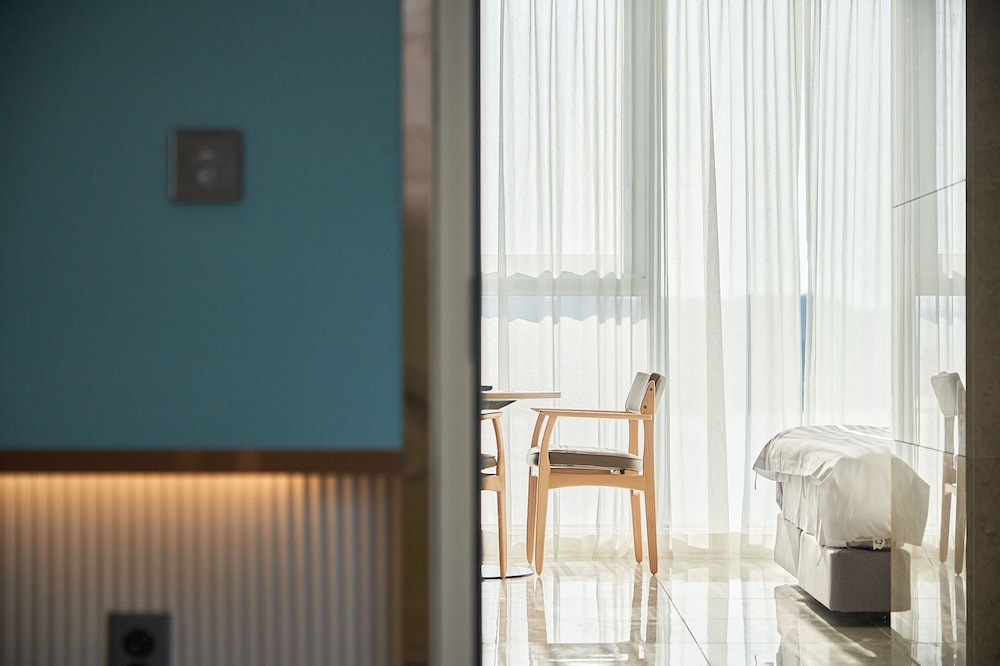 calacatta hotel and resort