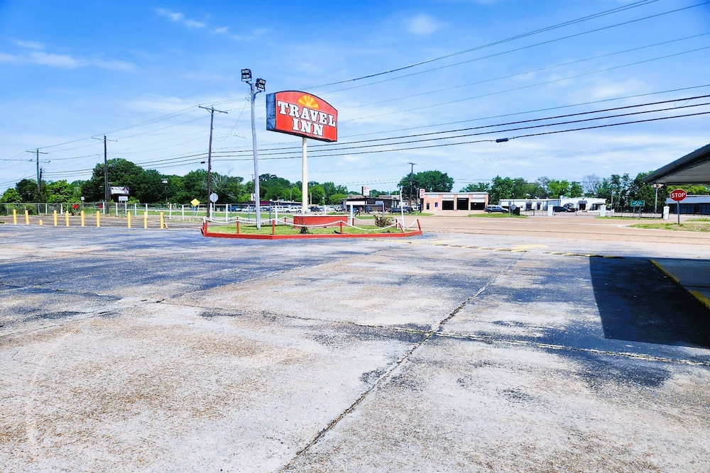 travel inn by oyo hwy 80 jackson