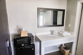 travel inn by oyo hwy 80 jackson