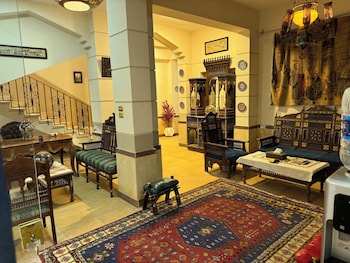 osiris pyramids view inn