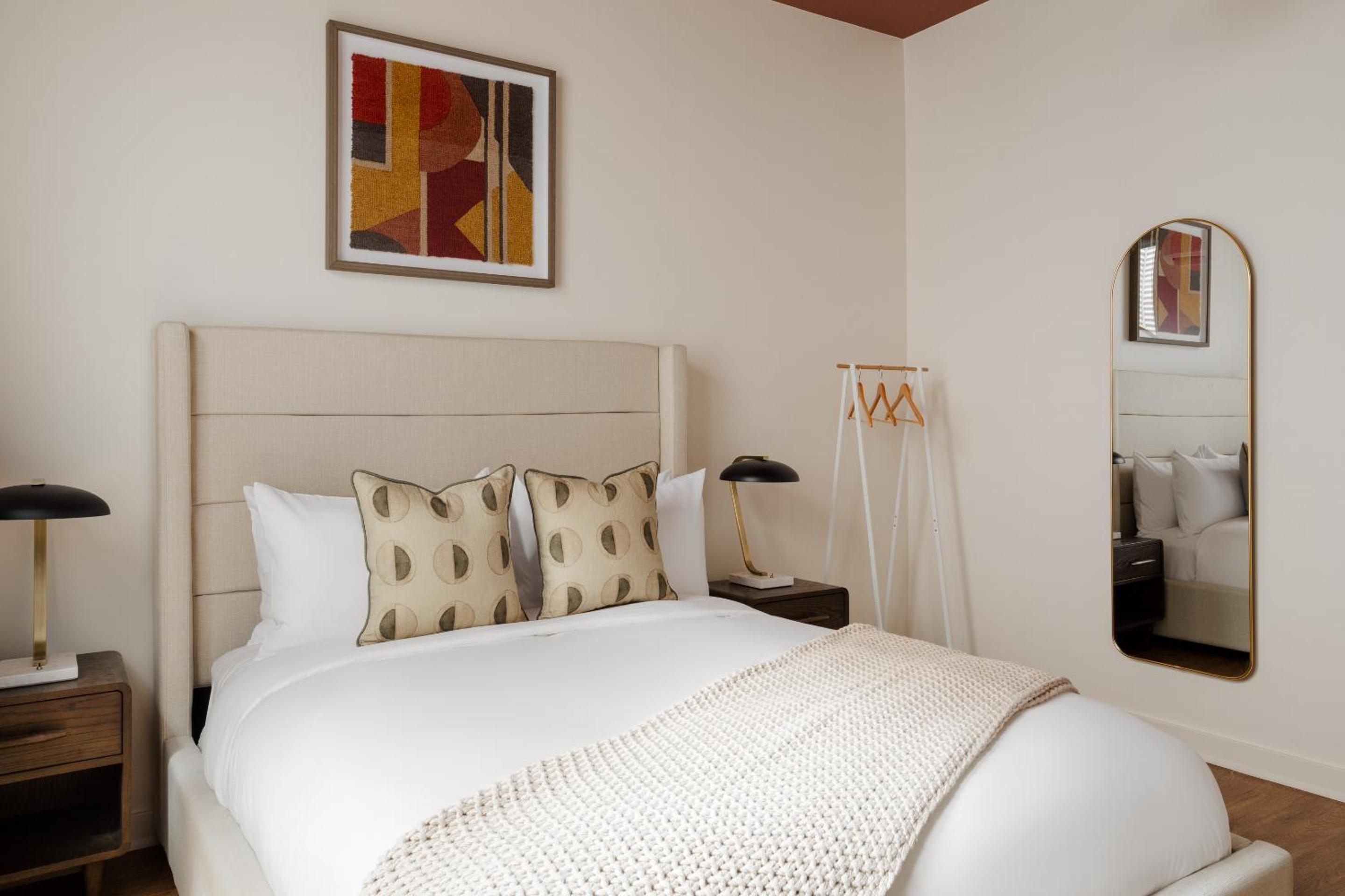 found hotel chicago river north