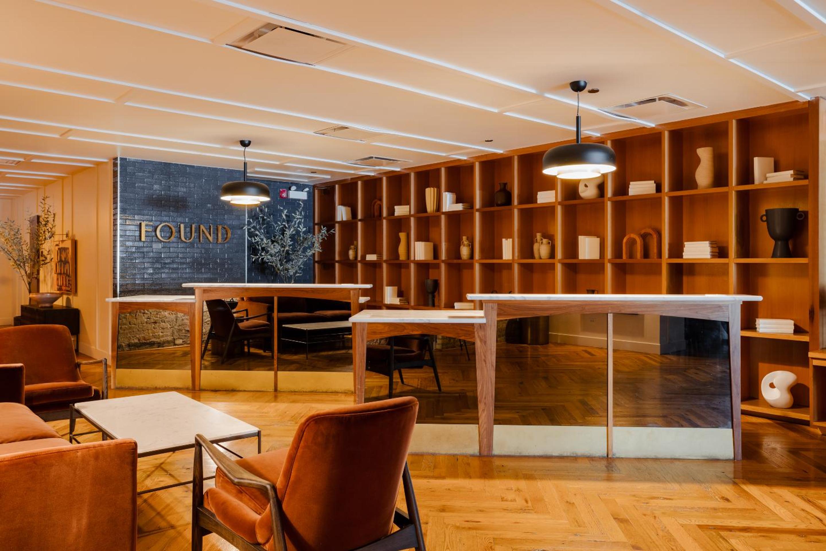 found hotel chicago river north