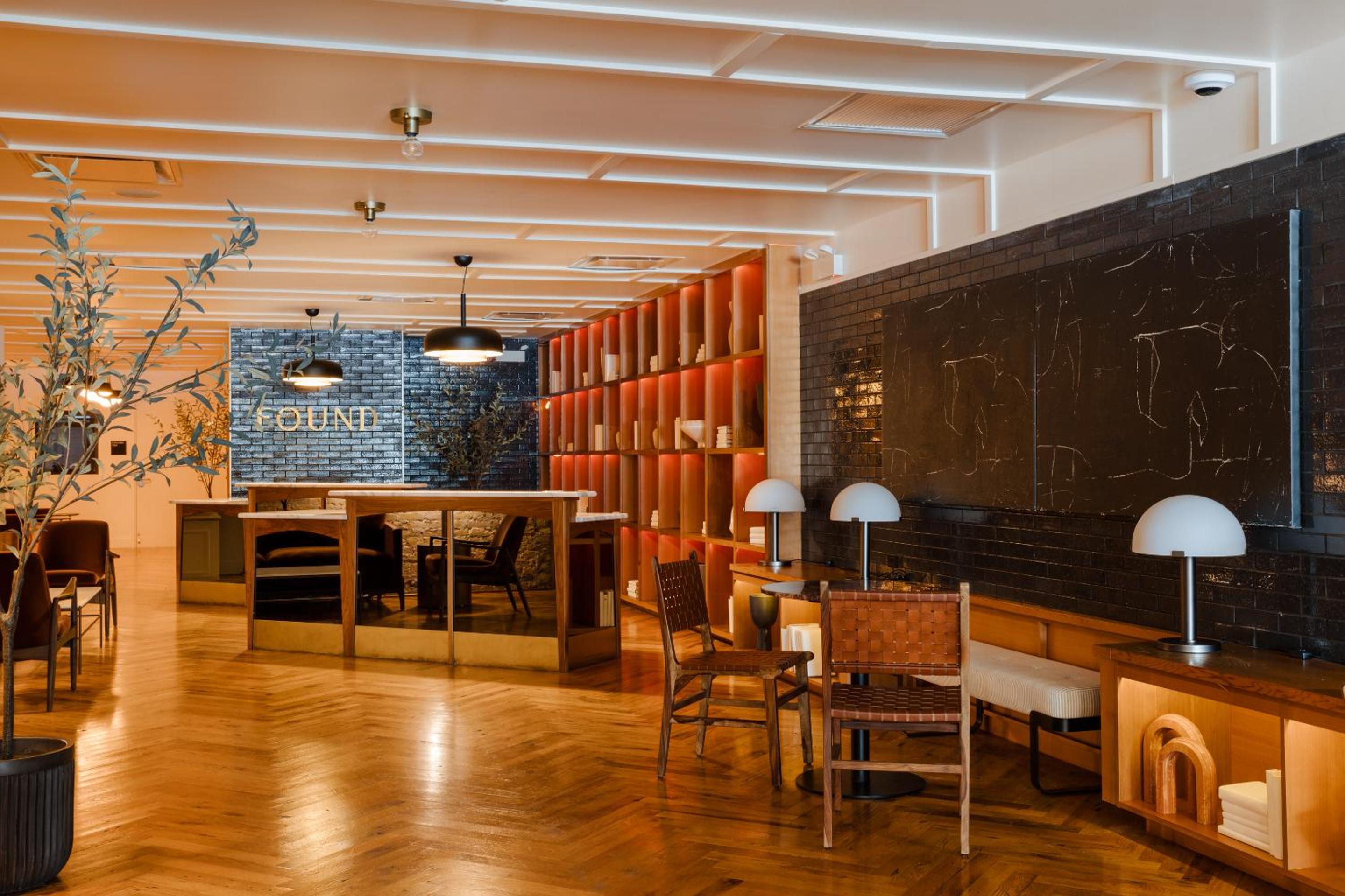 found hotel chicago river north