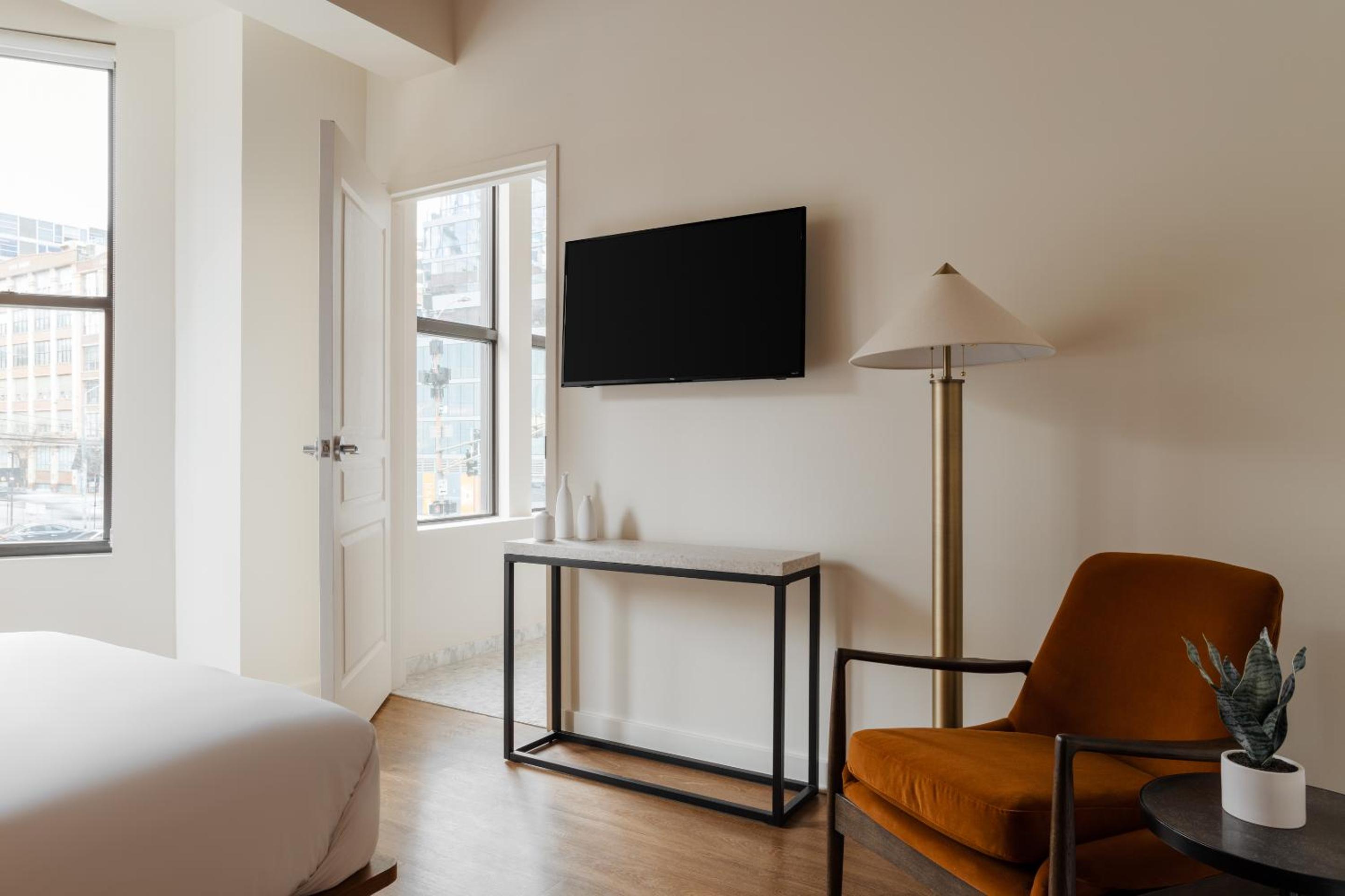 found hotel chicago river north