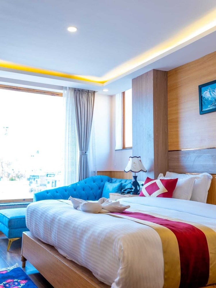 hotel yakroo manang