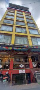 hotel yakroo manang
