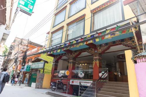 hotel yakroo manang