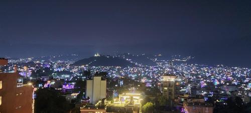 hotel yakroo manang