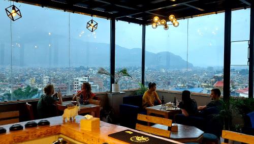 hotel yakroo manang