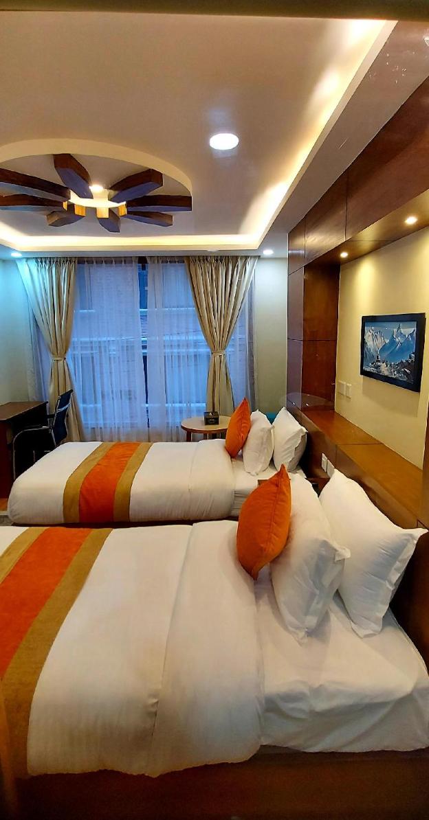 hotel yakroo manang