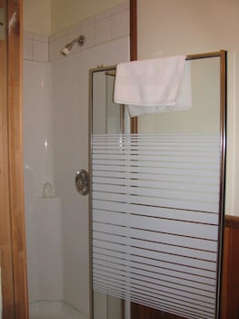 sasquatch crossing eco lodge bandb