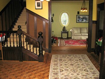 sasquatch crossing eco lodge bandb