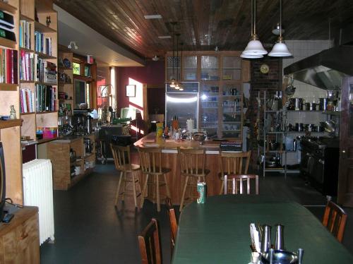 sasquatch crossing eco lodge bandb