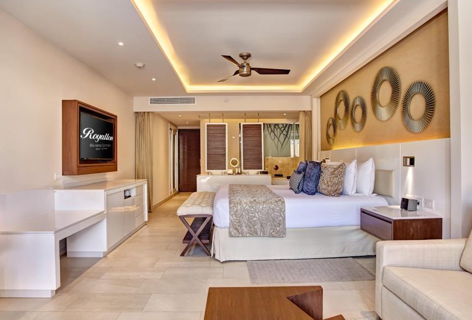 royalton riviera cancun an autograph collection all inclusive resort and casino