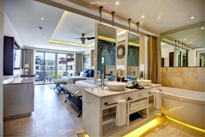 royalton riviera cancun an autograph collection all inclusive resort and casino