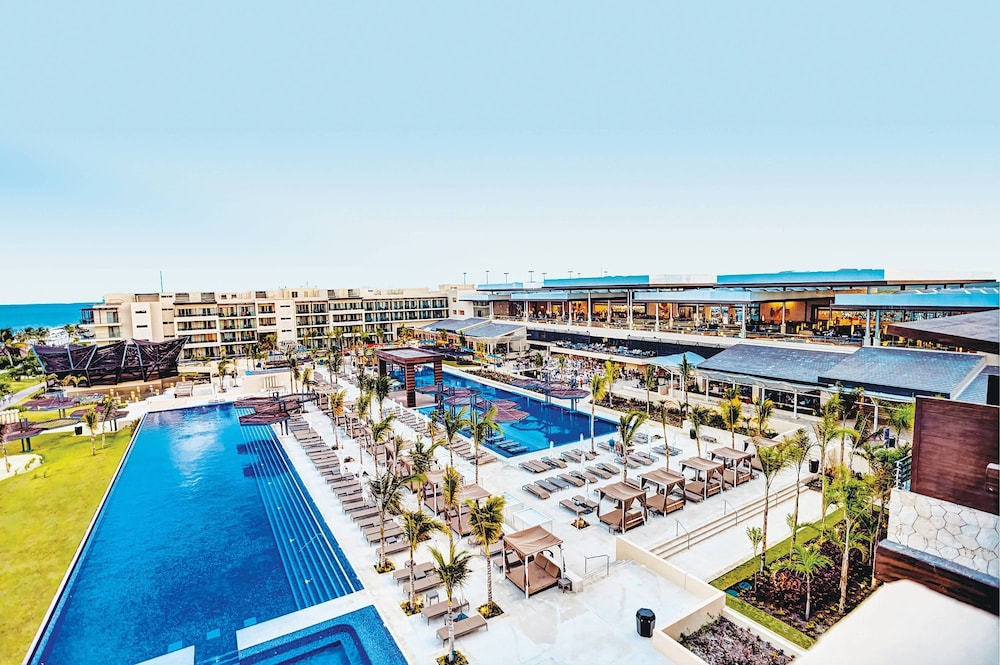 royalton riviera cancun an autograph collection all inclusive resort and casino