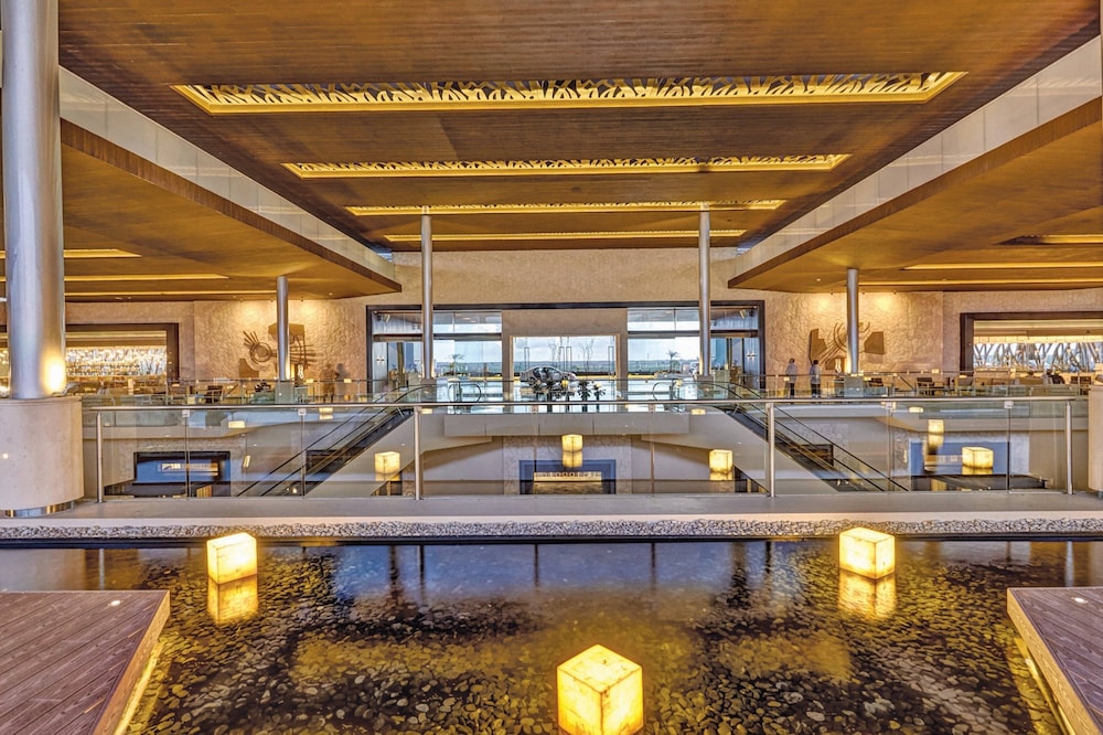 royalton riviera cancun an autograph collection all inclusive resort and casino