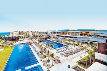 royalton riviera cancun an autograph collection all inclusive resort and casino