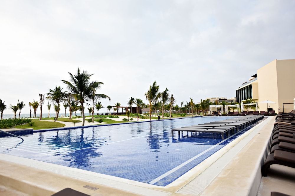 royalton riviera cancun an autograph collection all inclusive resort and casino